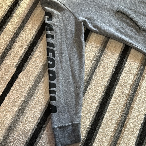 Hollister Men’s Sweater - Picture 2 of 7